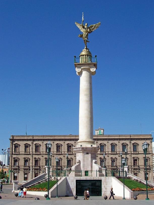 Plaza Mayor (Plaza del Ángel de la Libertad)